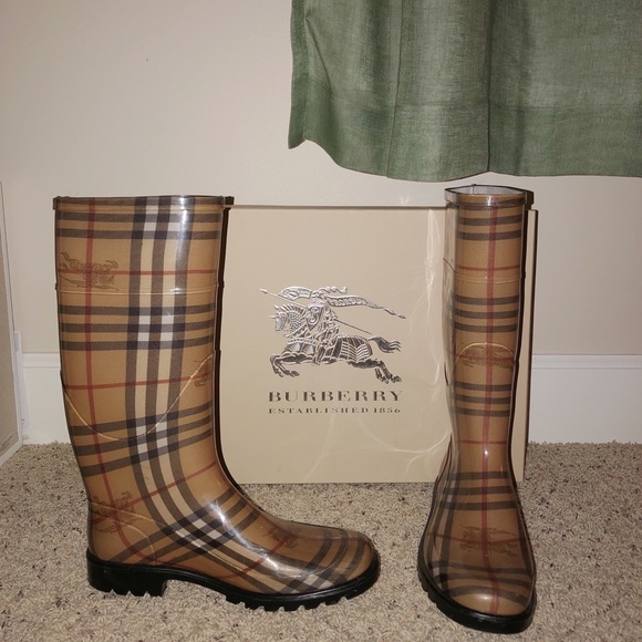 Burberry Rainboots - Picture 1 of 1